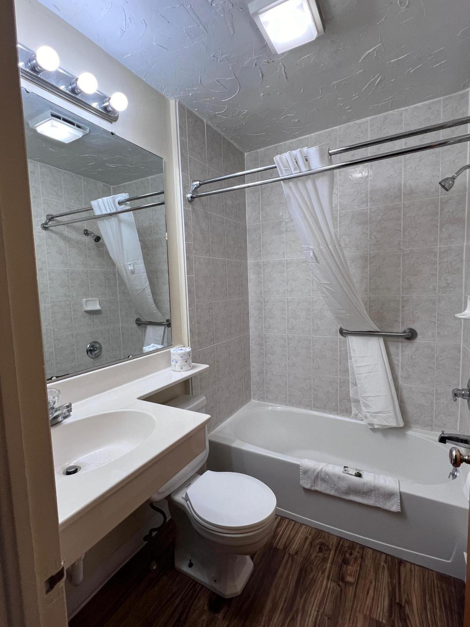 Sunrise Motor Inn Cody Dış mekan fotoğraf