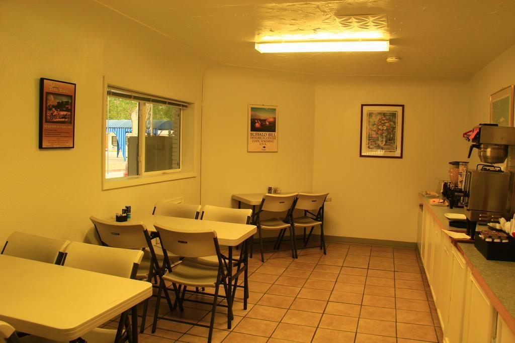 Sunrise Motor Inn Cody Dış mekan fotoğraf