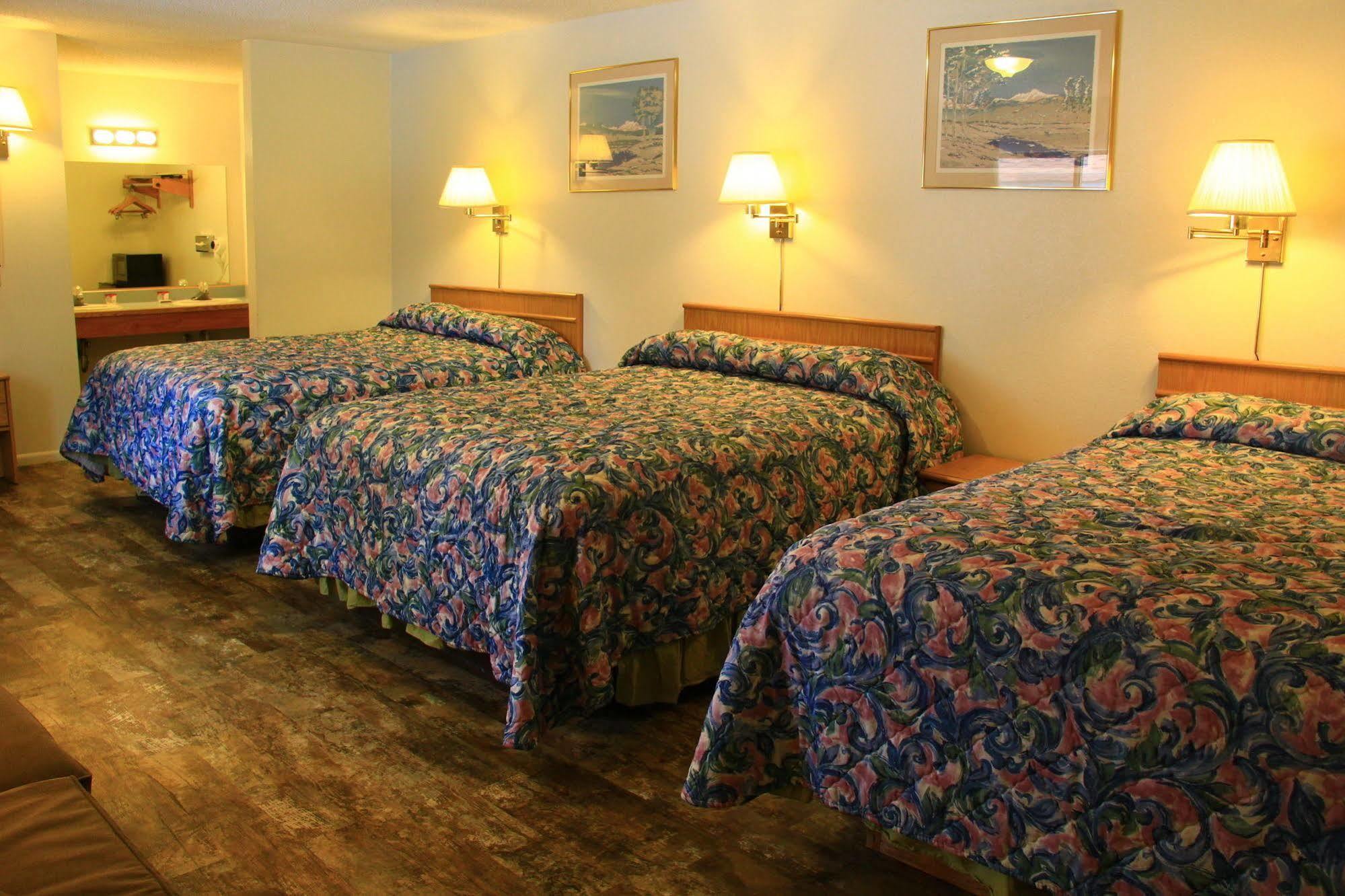 Sunrise Motor Inn Cody Dış mekan fotoğraf